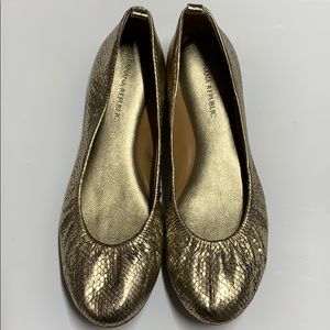 Banana republic gold snakeskin flats 6.5 new